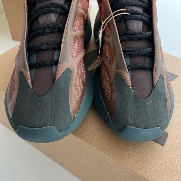 Yeezy 700 Copper Fade Sneakers - Picture 7 of 8